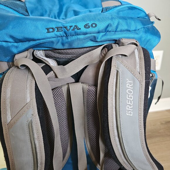 Gregory Deva 60 Hiking Backpack. - Picture 2 of 4